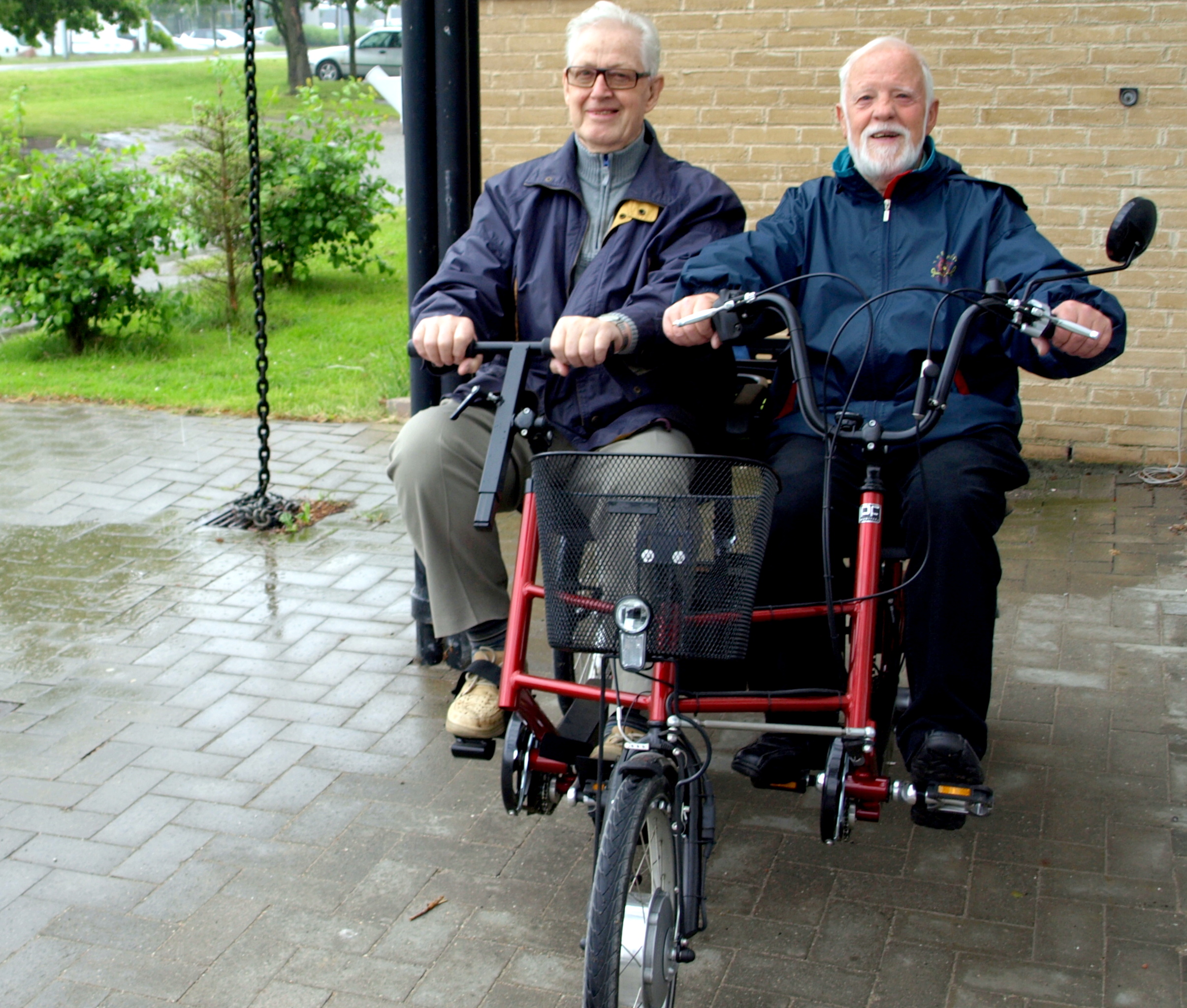 Duo-cykel Tolleurphøj: beboer og frivillig klar til tur